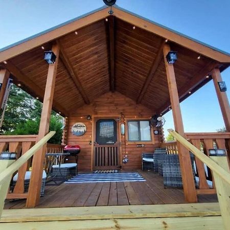 Picturesque Family Cabin With Loft In Tennessee 세비어빌 외부 사진